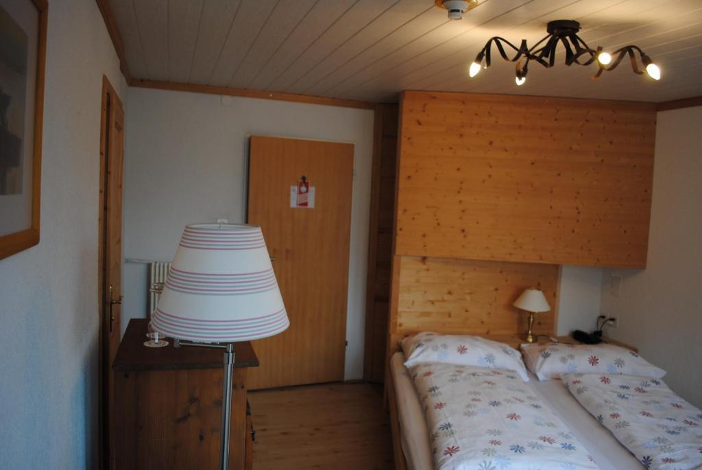 Chalet Hotel Adler AG Kandersteg Zimmer foto