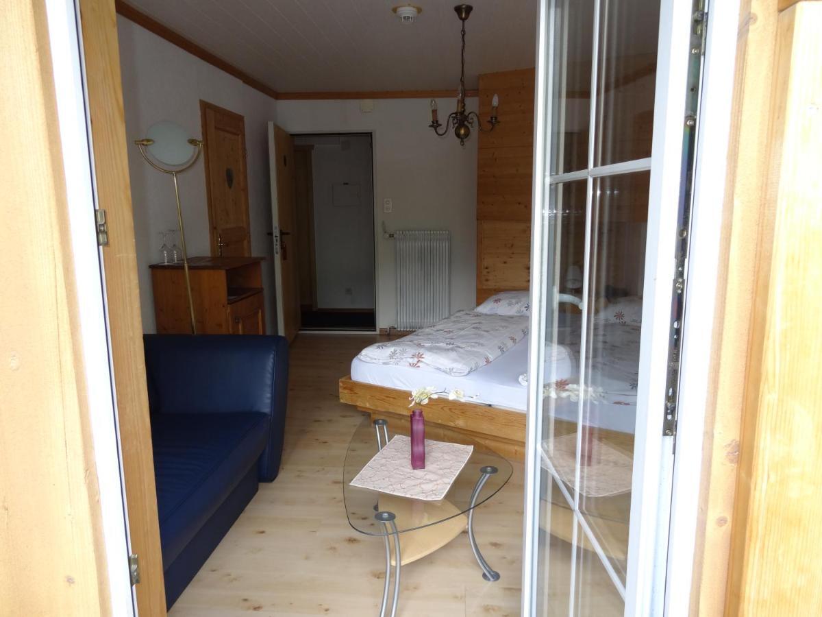 Chalet Hotel Adler AG Kandersteg Zimmer foto